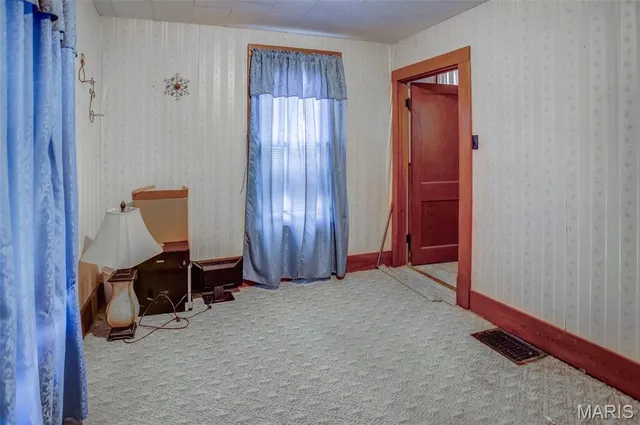 $65,000 | 402 Minard Street, Jerseyville, IL 62052