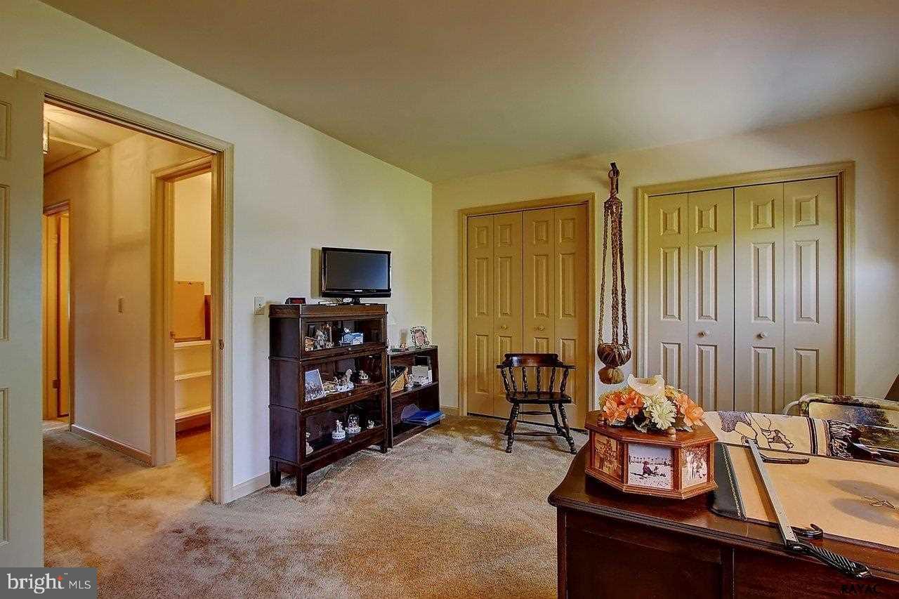 403 Chambers Ridge York, PA 17402 - Photo 17 of 23 Gallery Image 17