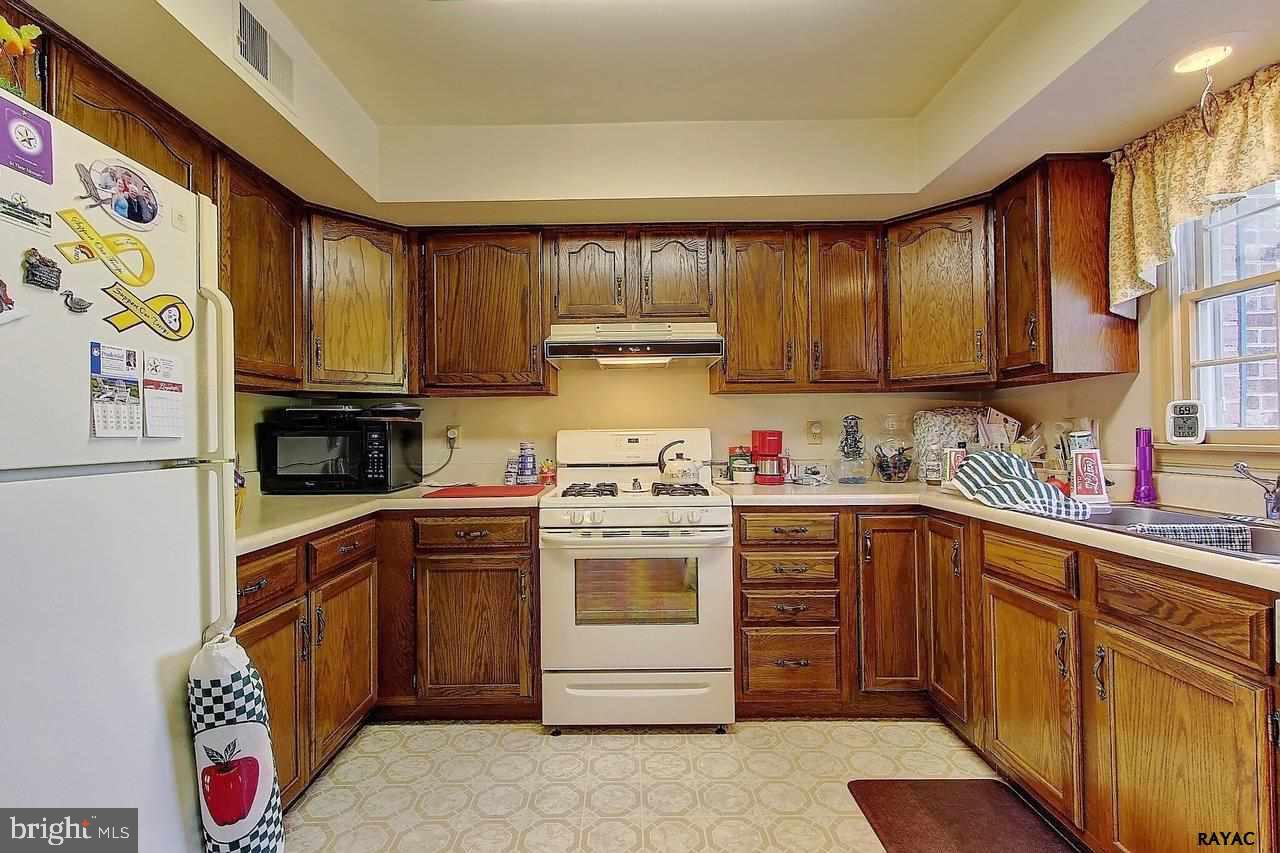403 Chambers Ridge York, PA 17402 - Photo 9 of 23 Gallery Image 9