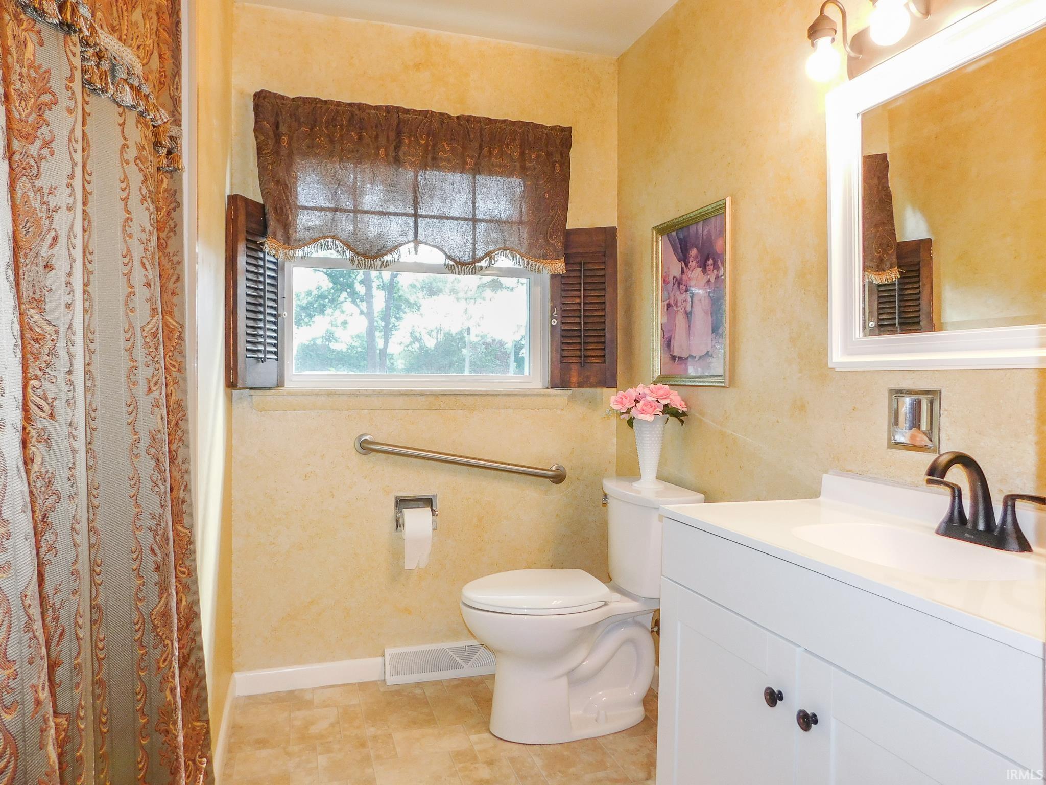 217 Elm Grove Road Bluffton, IN 46714 - Photo 8 of 36 Gallery Image 8