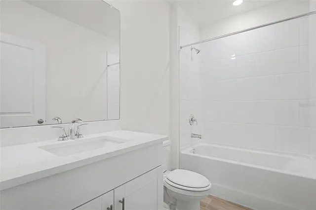 $2,600 | 7612 Satterfield Terrace, Parrish, FL 34219