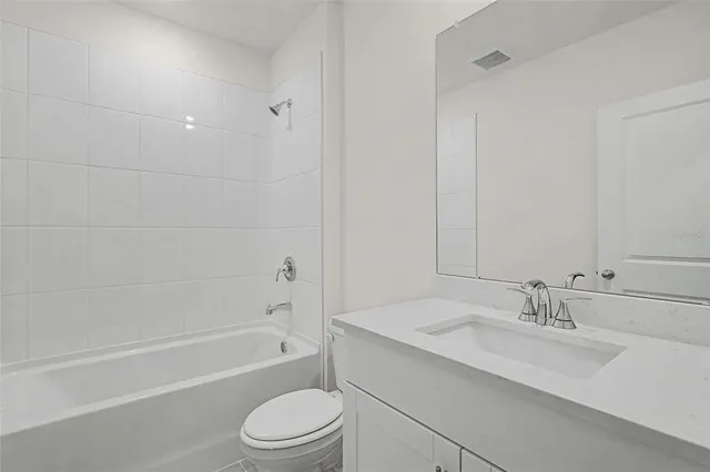 $2,600 | 7612 Satterfield Terrace, Parrish, FL 34219