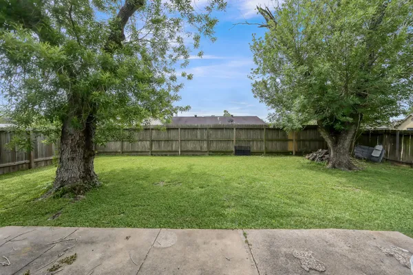 $210,000 | 24427 Broken Bow Lane, Hockley, TX 77447