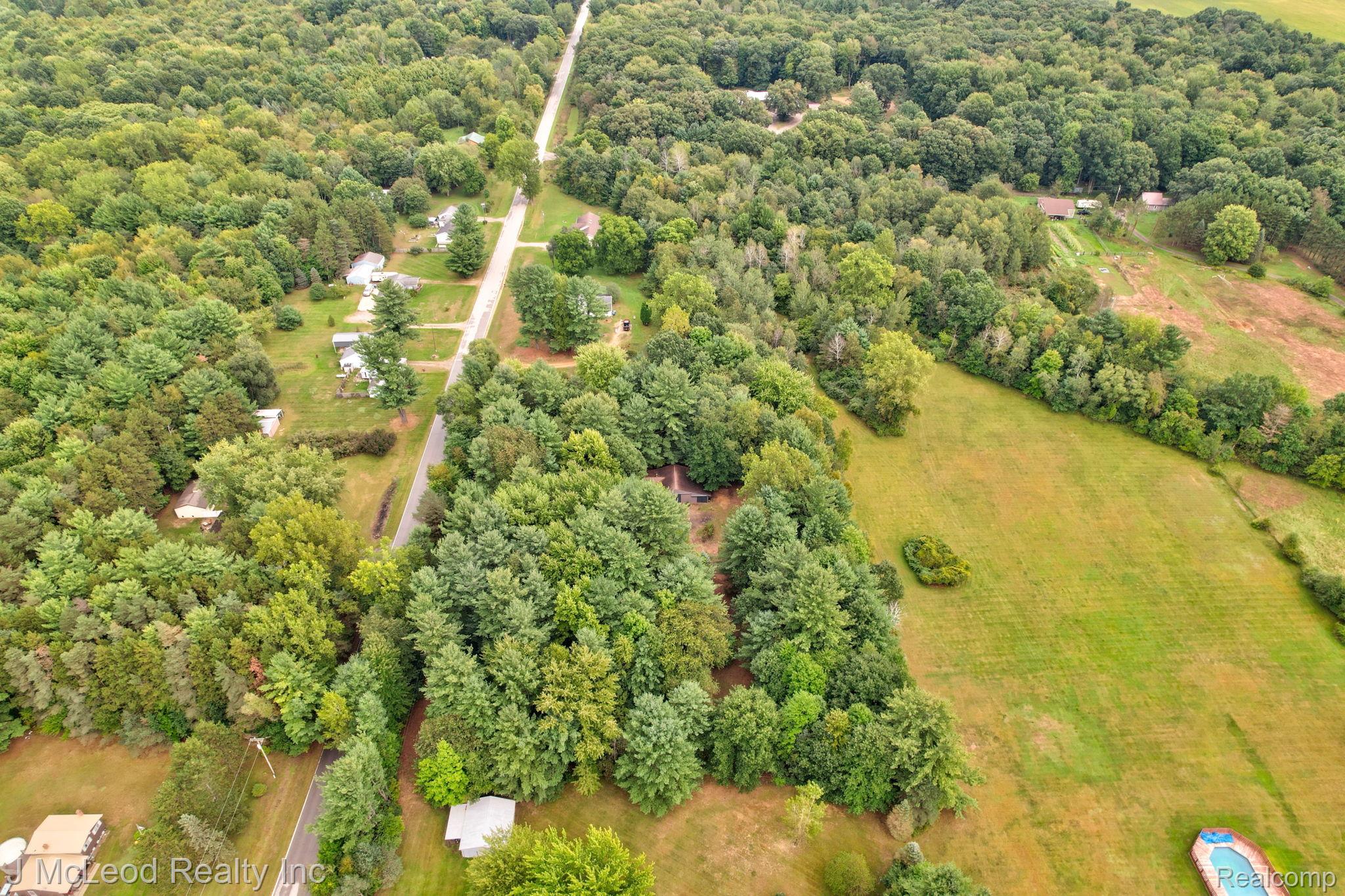 5929 Murphy Lake Road Millington, MI 48746 - Photo 32 of 36 32-web-or-mls-5929 Murphy Lake Rd Millington-32.jpg