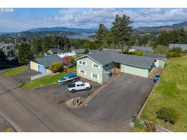 $675,000 | 1636 Southeast Oar Drive, Lincoln City, OR 97367