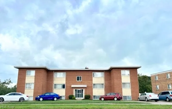 $1,225 | 20550 Detroit Road, Unit 11, Rocky River, OH 44116