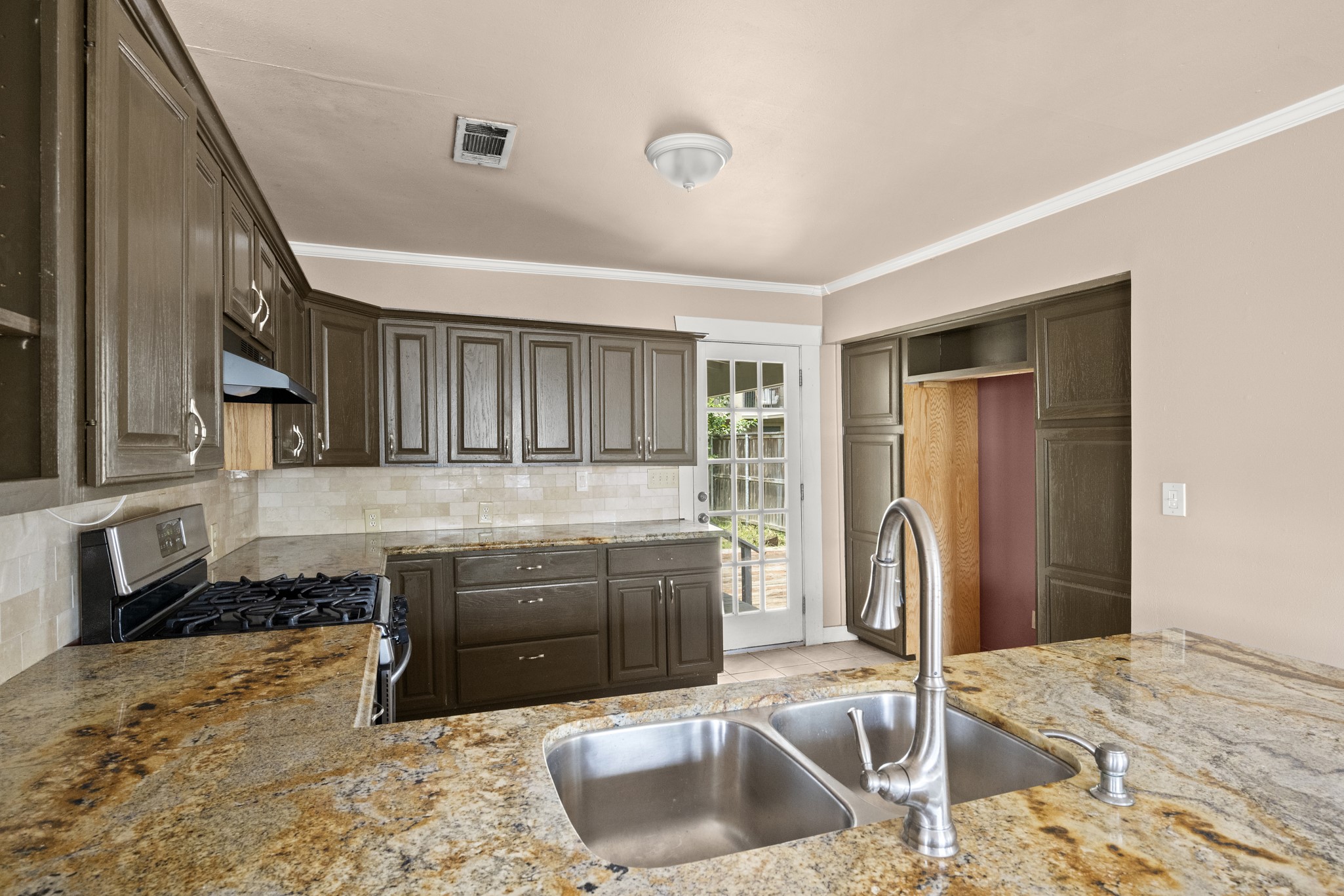 1409 Dorothy Street Houston, TX 77008 - Photo 12 of 24