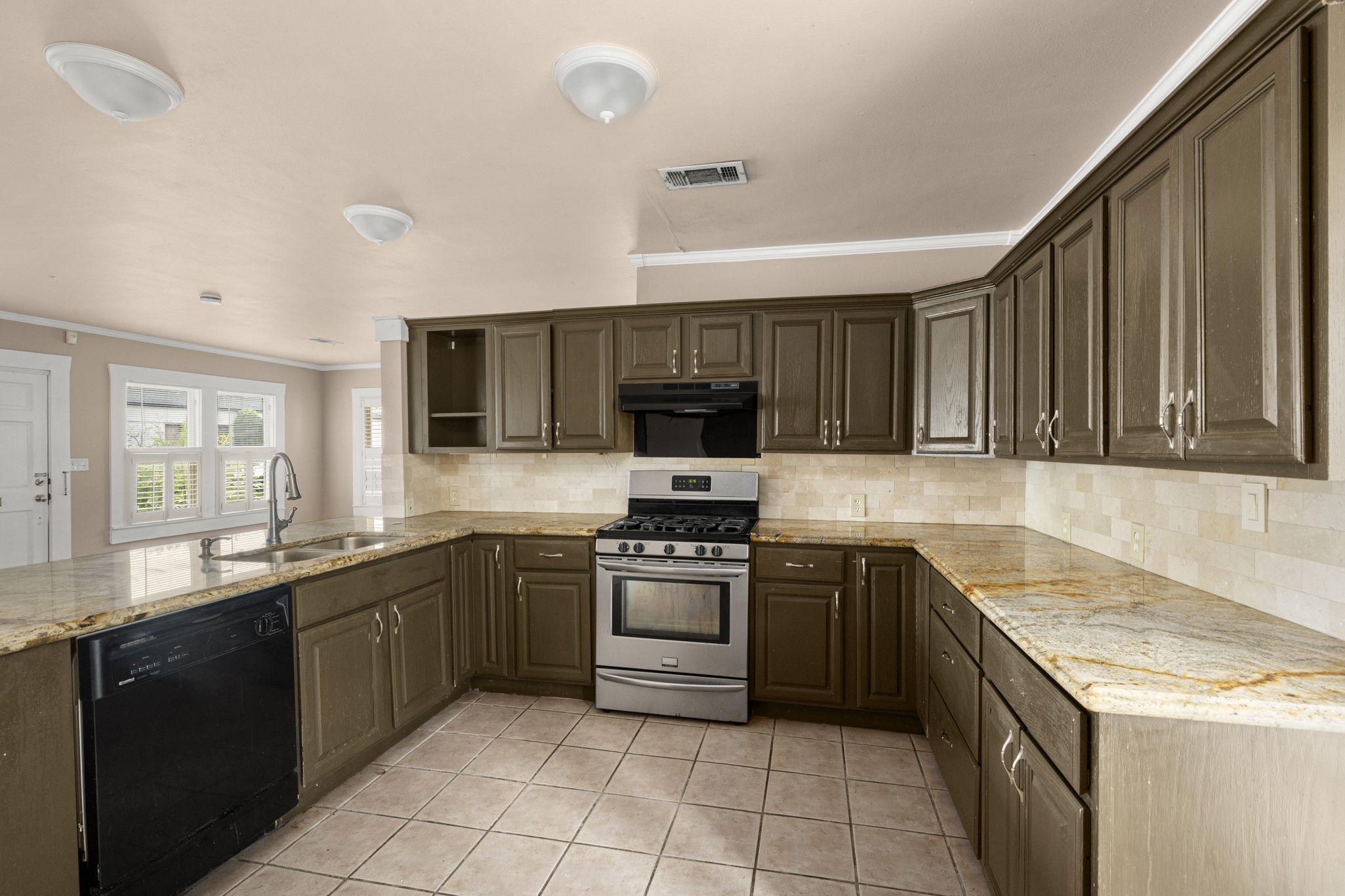 1409 Dorothy Street Houston, TX 77008 - Photo 14 of 24