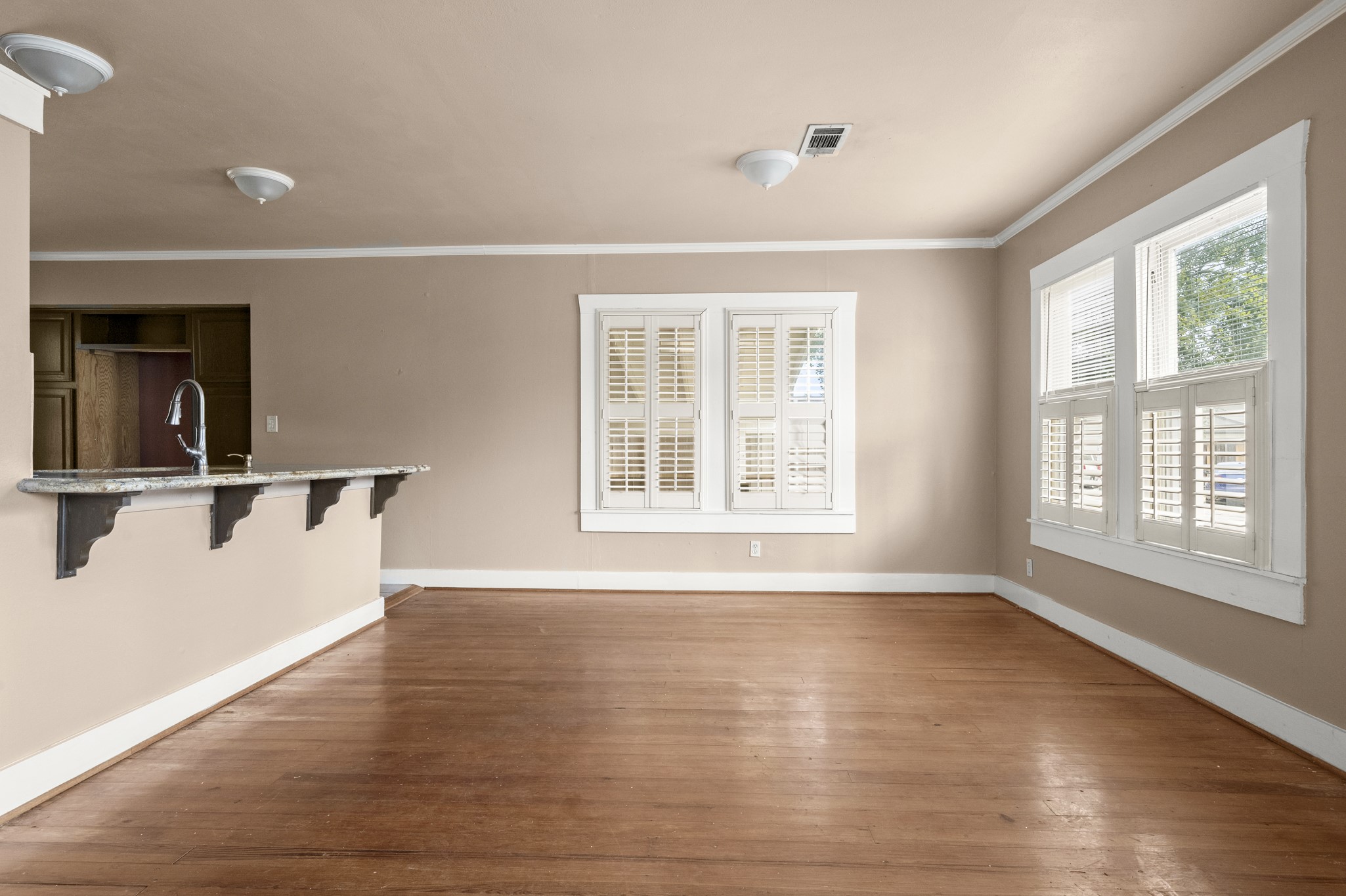 1409 Dorothy Street Houston, TX 77008 - Photo 6 of 24