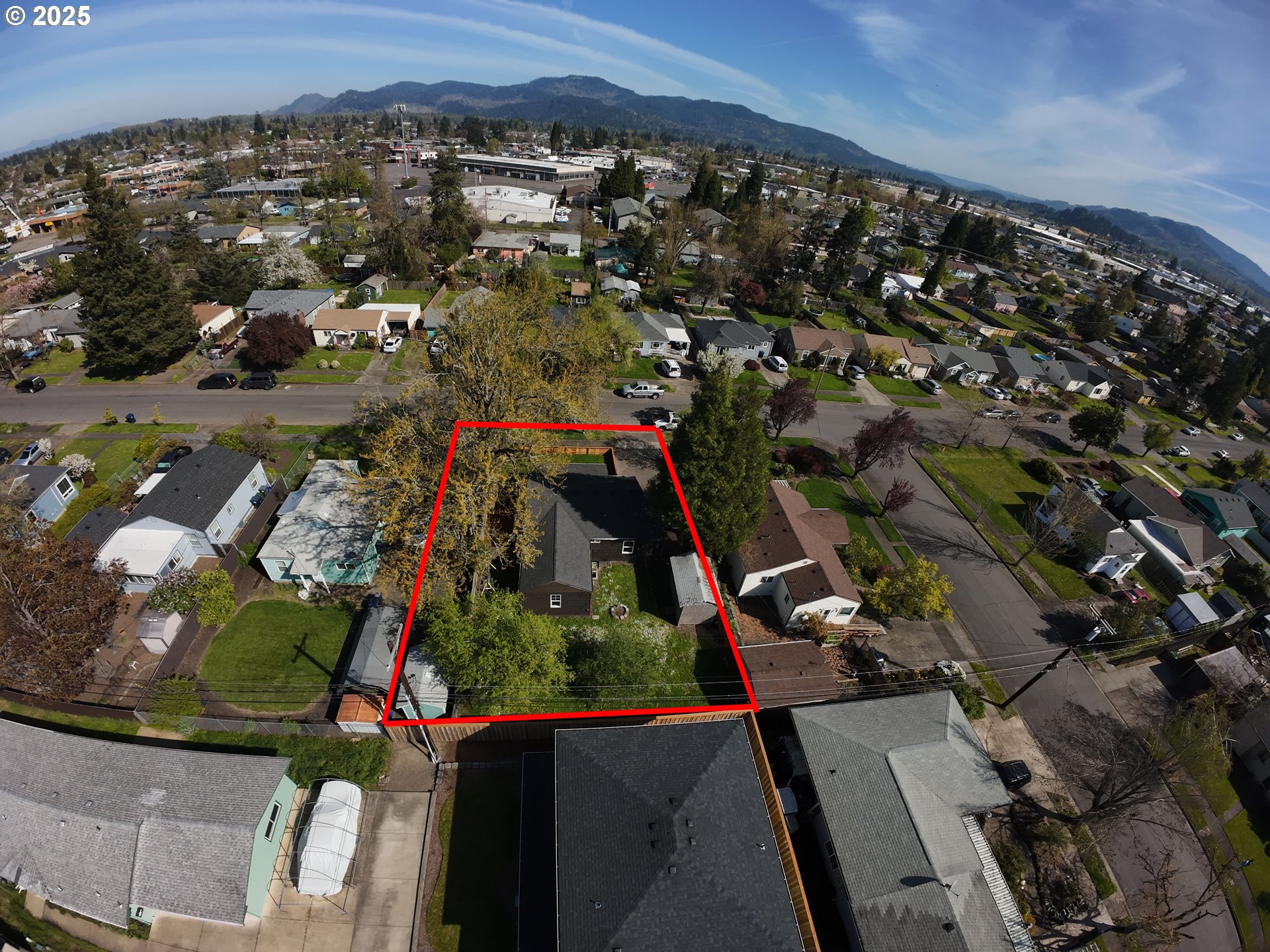 1733 I Street Springfield, OR 97477 - Photo 27 of 28 an aerial view of multiple house