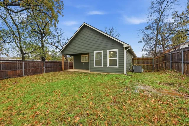 $1,400 | 607 East Day Street, Denison, TX 75021