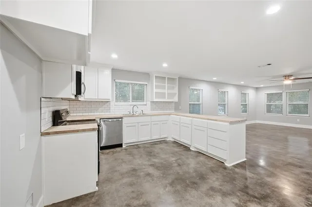 $1,400 | 607 East Day Street, Denison, TX 75021