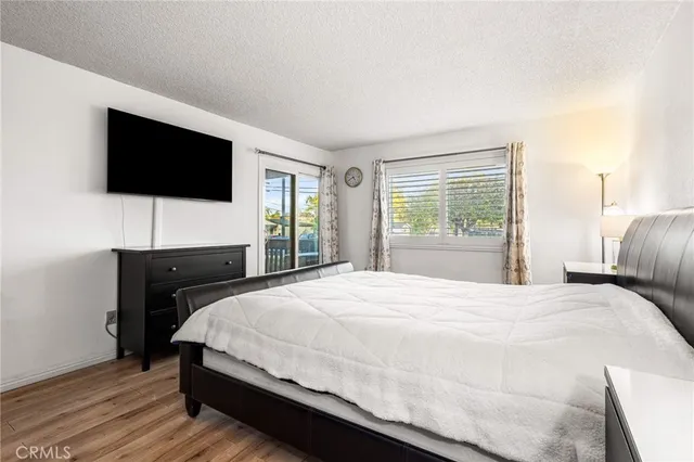 a view of a livingroom with an empty space