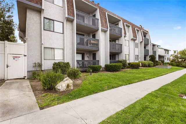 $678,900 | 24001 Neece Avenue, Unit 7, Torrance, CA 90505
