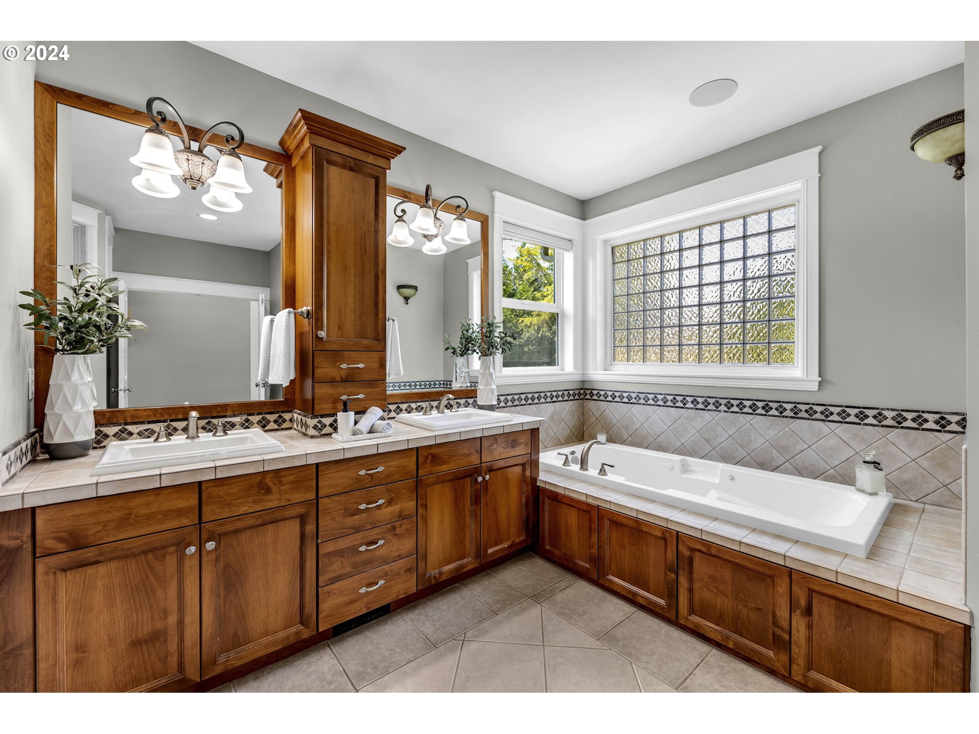 20721 Northeast 45th Avenue Ridgefield, WA 98642 - Photo 11 of 48 Owner's Suite Bathroom