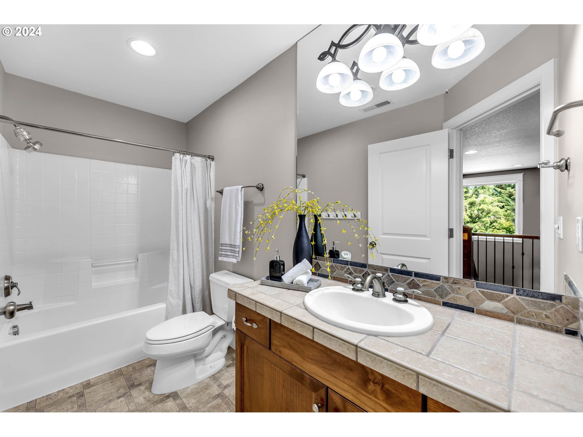 20721 Northeast 45th Avenue Ridgefield, WA 98642 - Photo 28 of 48 Bathroom
