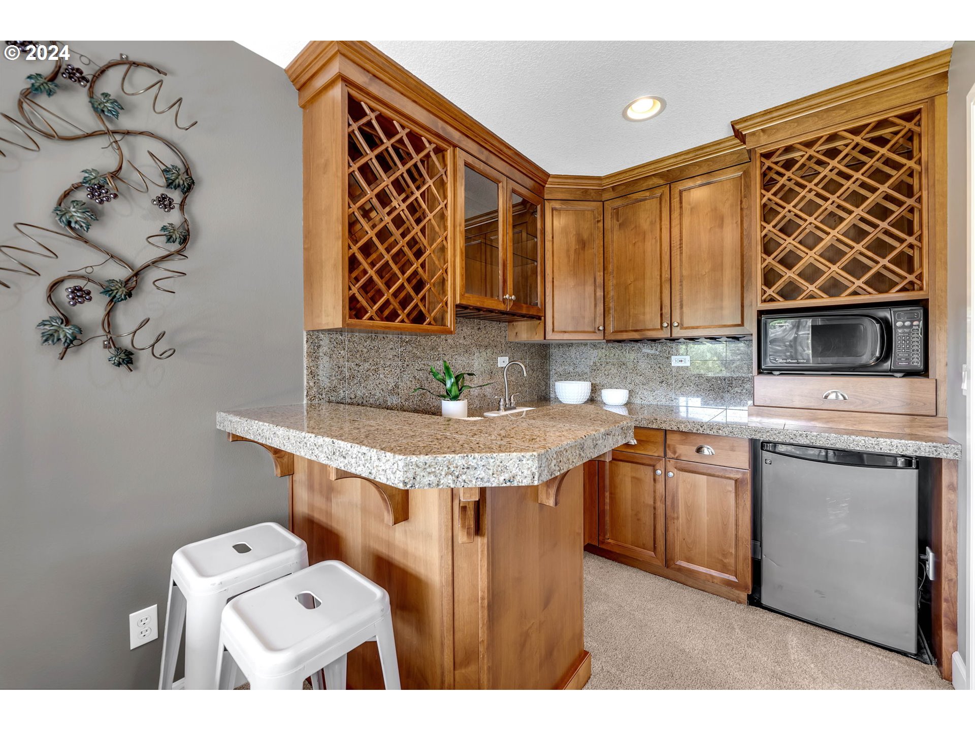 20721 Northeast 45th Avenue Ridgefield, WA 98642 - Photo 32 of 48 Wet Bar