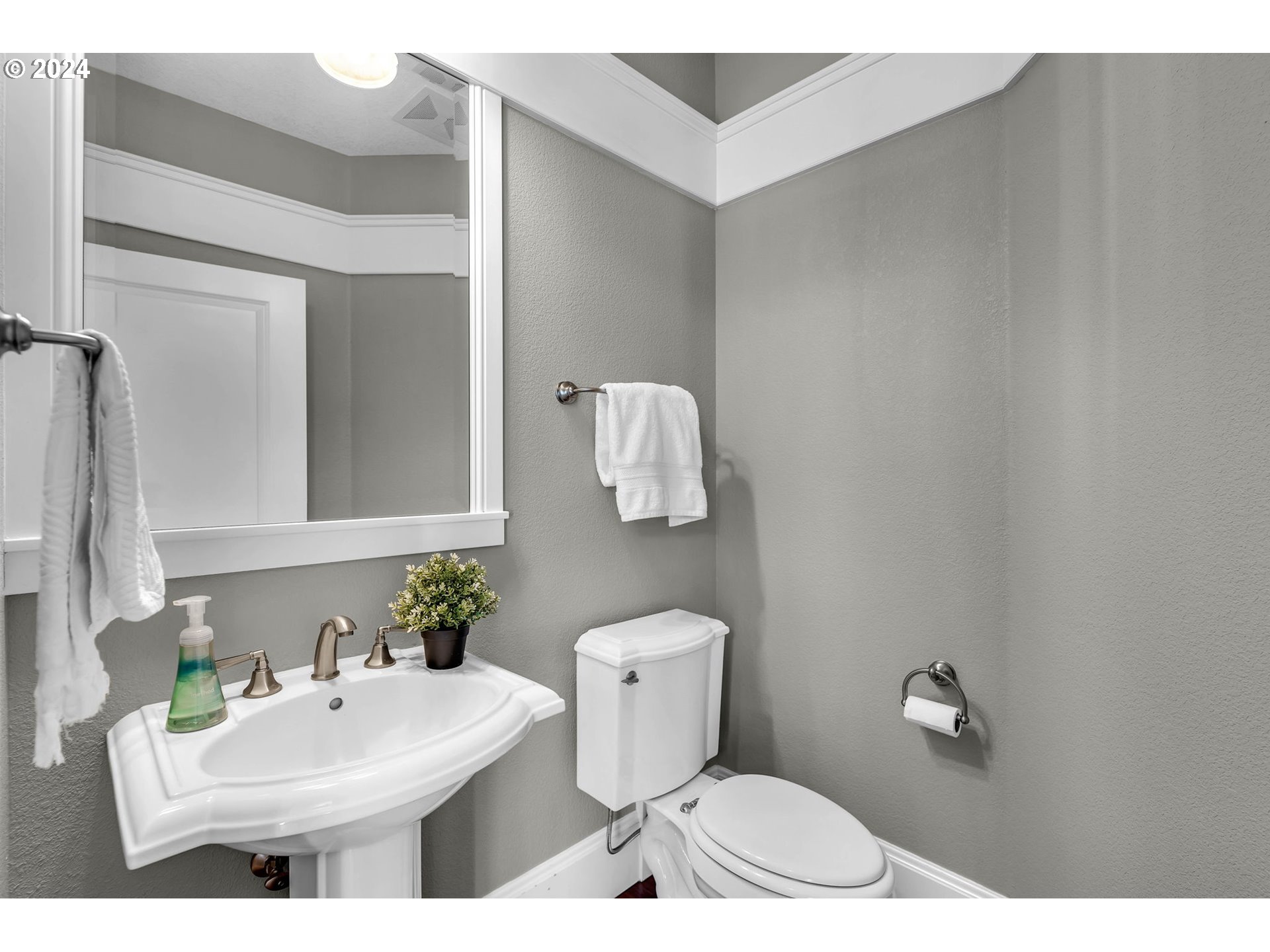 20721 Northeast 45th Avenue Ridgefield, WA 98642 - Photo 8 of 48 Bathroom