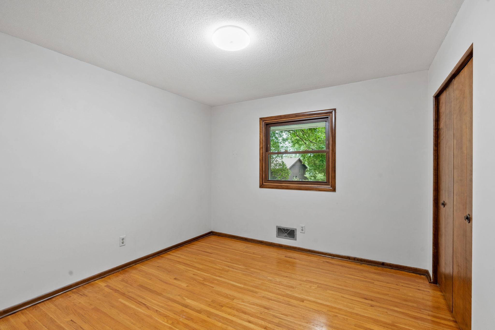 868 Cobb Road Shoreview, MN 55126 - Photo 14 of 22 Gallery Image 14