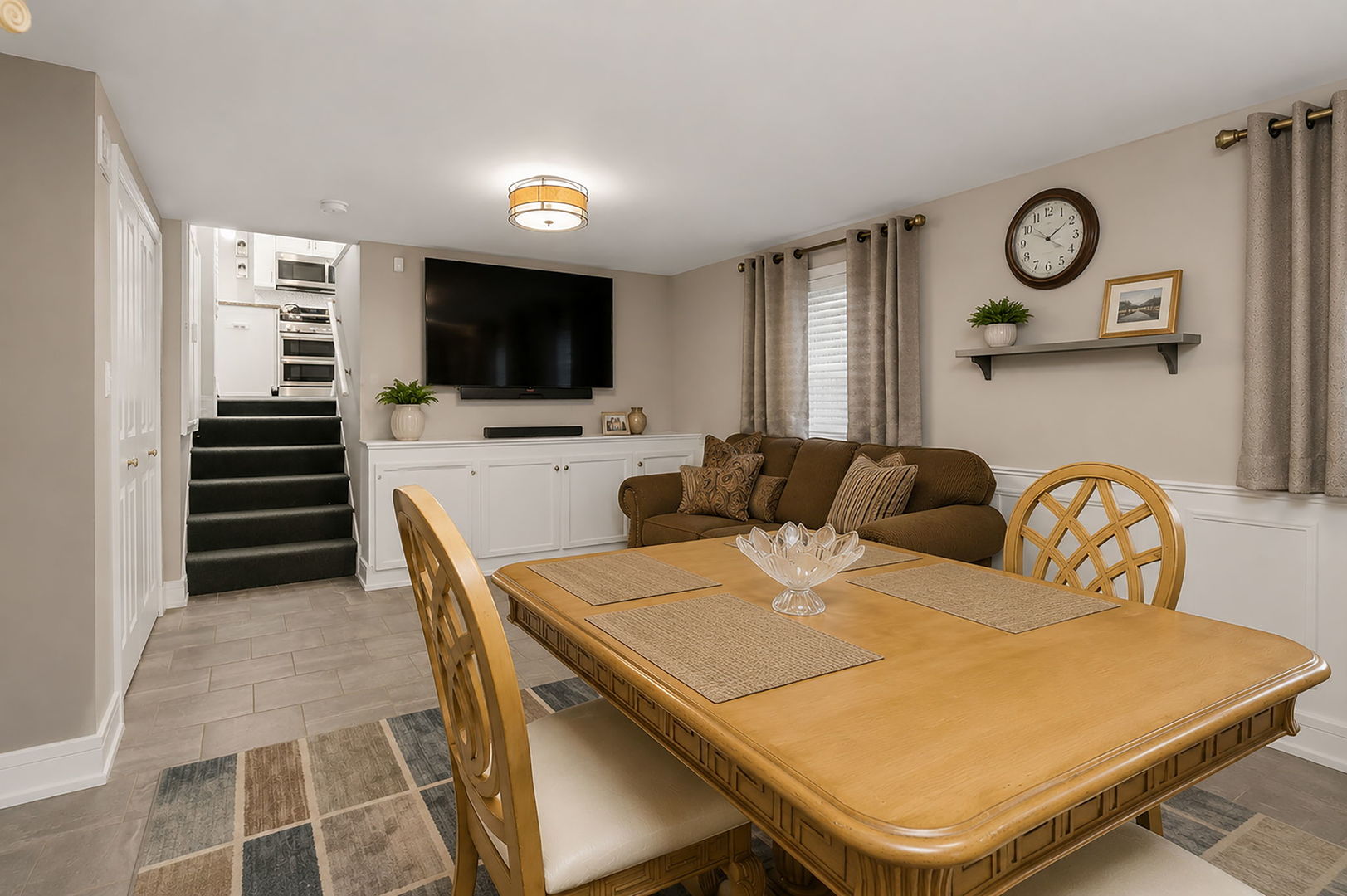 115 Rose Avenue Addison, IL 60101 - Photo 12 of 28 a view of a dining room with furniture