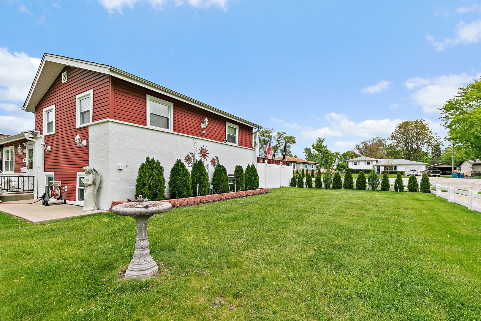 115 Rose Avenue Addison, IL 60101 - Photo 21 of 28 a house view with a garden space