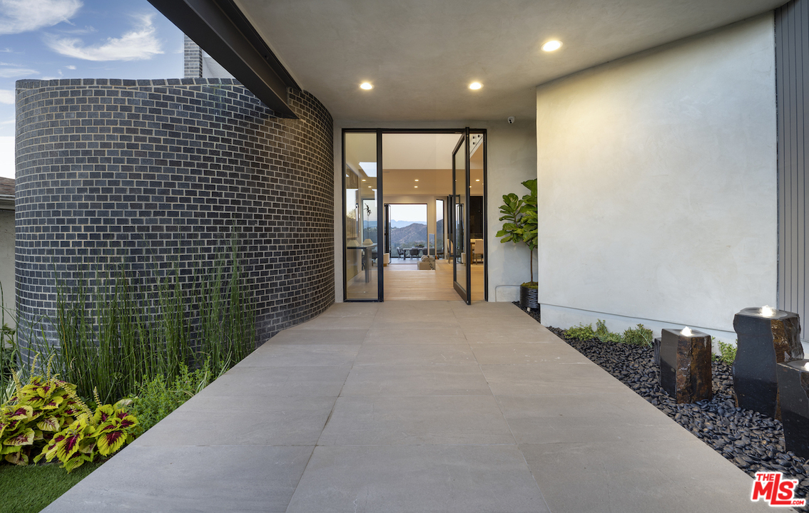 1852 Bel Air Road Los Angeles, CA 90077 - Photo 9 of 47