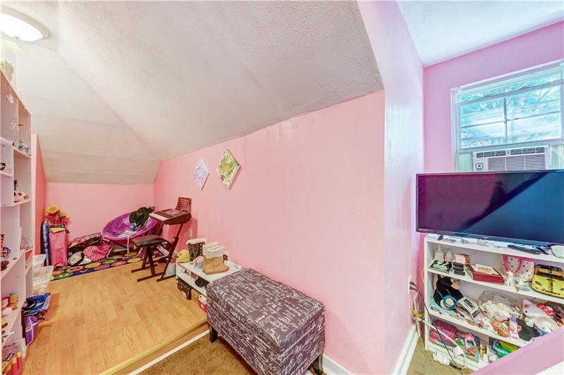 871 Pine Hollow Road McKees Rocks, PA 15136 - Photo 23 of 25