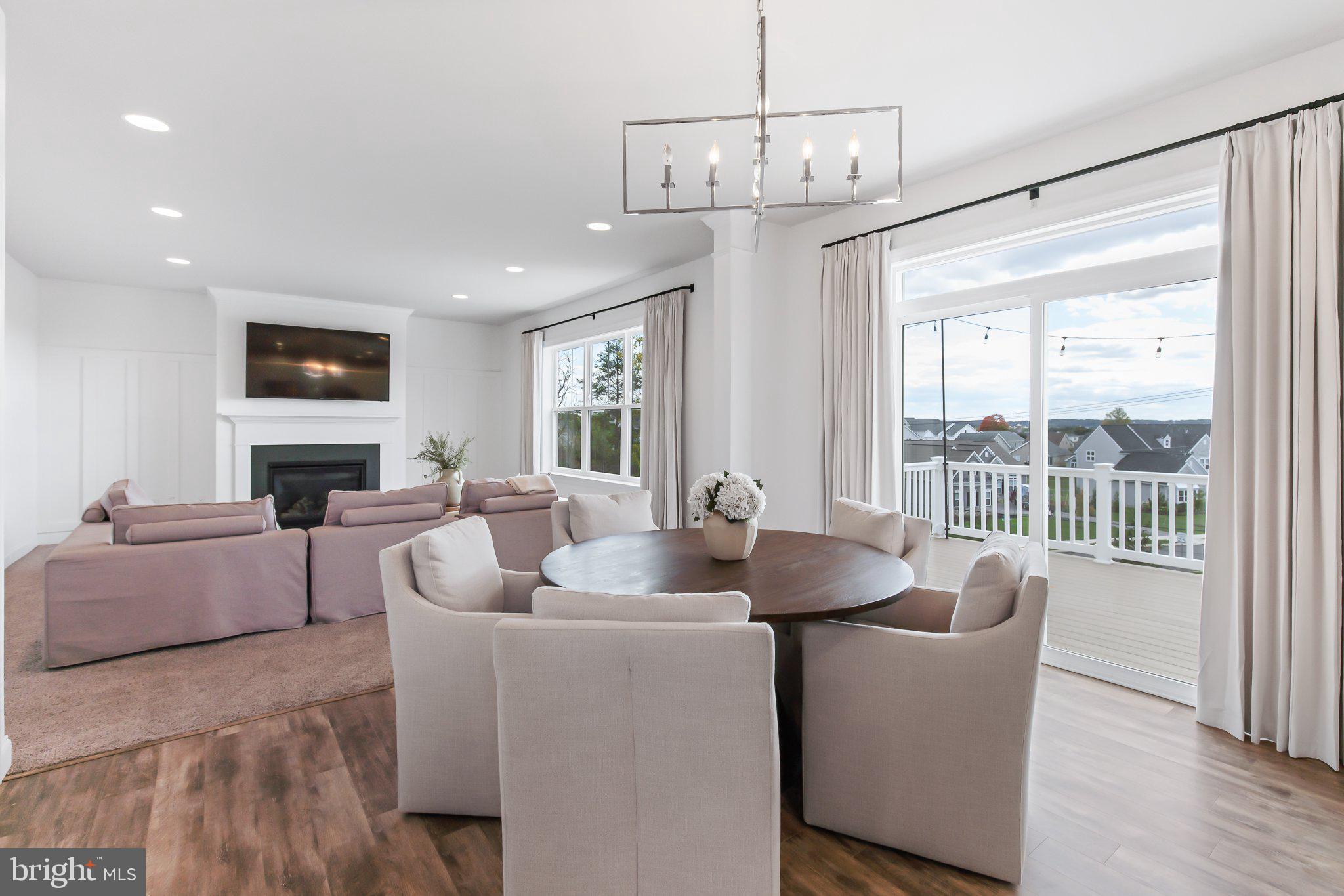 19 Springview Drive Lititz, PA 17543 - Photo 6 of 22 Dining Area