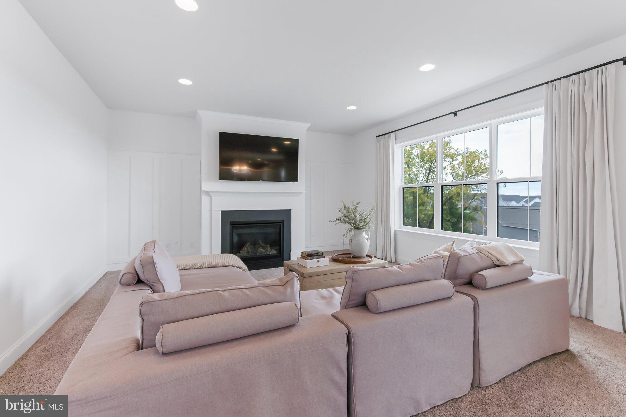 19 Springview Drive Lititz, PA 17543 - Photo 7 of 22 1st Floor Family Room