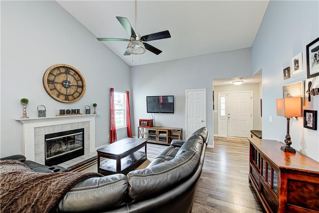5753 Decatur Ridge Drive Indianapolis, IN 46221 - Photo 5 of 26