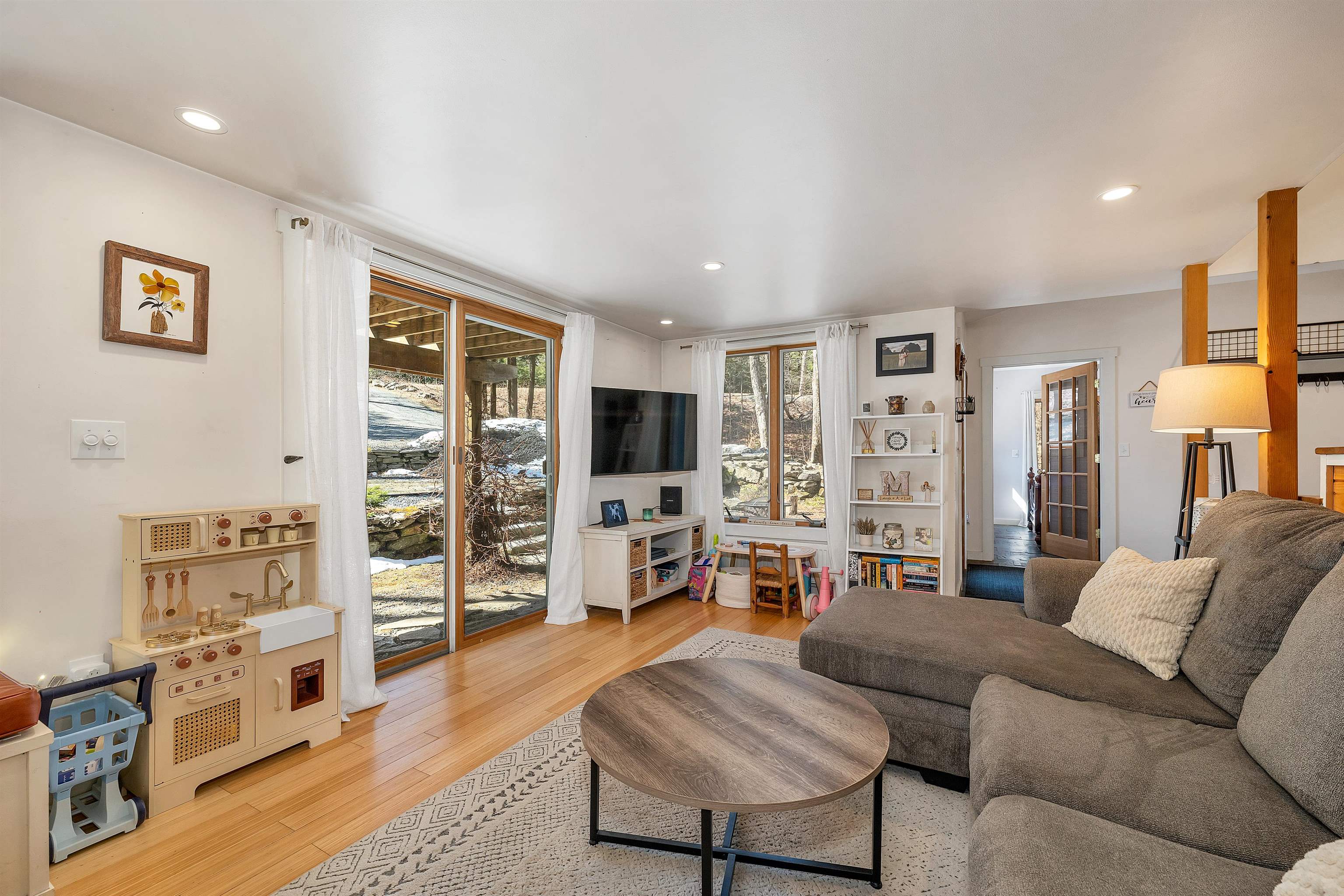 230 Bentley Road Hartford, VT 05059 - Photo 8 of 43 Gallery Image 8