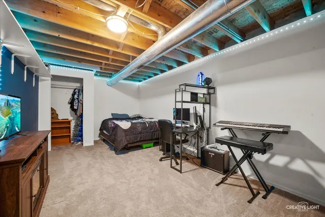 a view of a livingroom with furniture