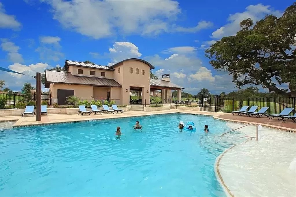 544 View Drive Georgetown, TX 78628 - Photo 37 of 39