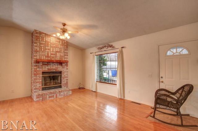727 Kickapoo Drive Danvers, IL 61732 - Photo 2 of 27