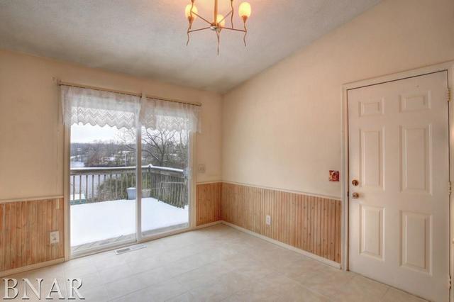 727 Kickapoo Drive Danvers, IL 61732 - Photo 4 of 27