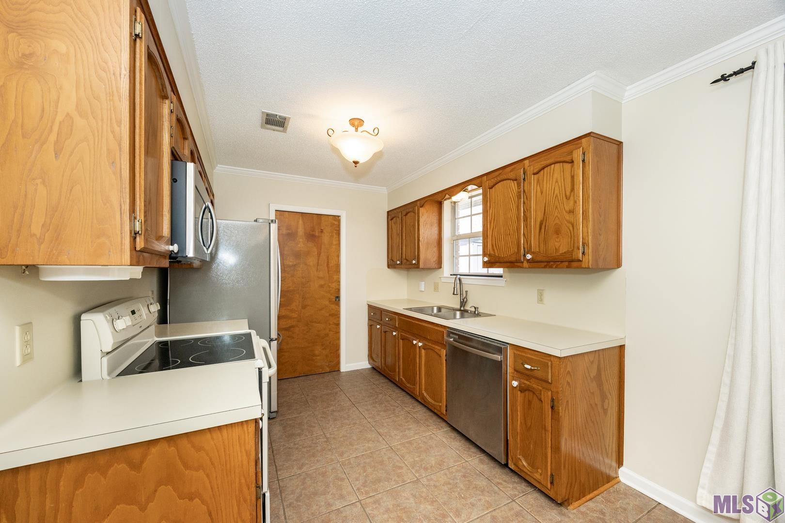 2021 South Flannery Road Baton Rouge, LA 70816 - Photo 6 of 21 Gallery Image 6