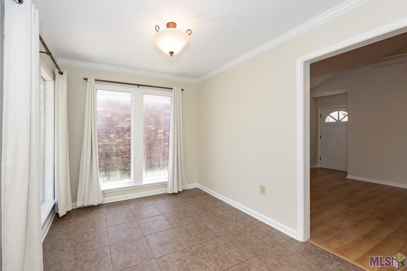 2021 South Flannery Road Baton Rouge, LA 70816 - Photo 10 of 21 DINING ROOM