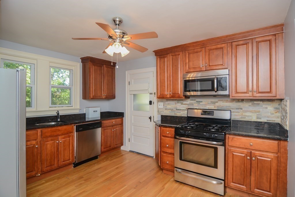 8 Landon Road Milton, MA 02186 - Photo 14 of 36 Gallery Image 14