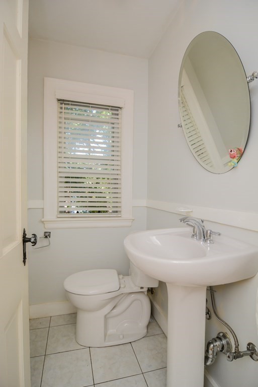 8 Landon Road Milton, MA 02186 - Photo 20 of 36 Gallery Image 20