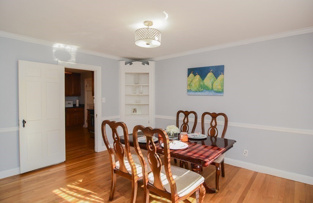 8 Landon Road Milton, MA 02186 - Photo 8 of 36 Gallery Image 8