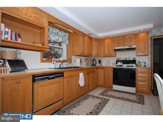 492 Maplewood Road Springfield, PA 19064 - Photo 5 of 12 Kitchen