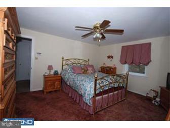 492 Maplewood Road Springfield, PA 19064 - Photo 8 of 12 Bedroom - Main