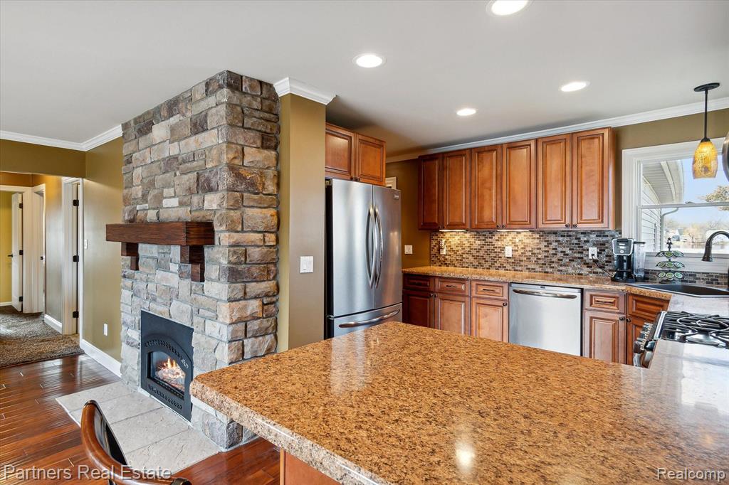 8819 Riverside Drive Brighton, MI 48116 - Photo 12 of 53