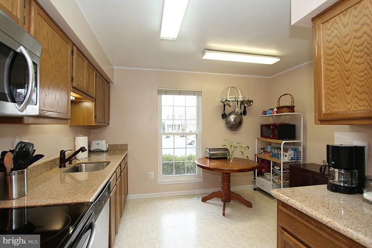 15100 Callohan Court Silver Spring, MD 20906 - Photo 9 of 30 Kitchen