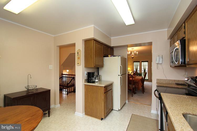 15100 Callohan Court Silver Spring, MD 20906 - Photo 10 of 30 Kitchen