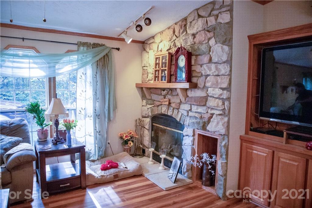 1075 Sharon Ridge Road Fairview, NC 28730 - Photo 7 of 21 Gallery Image 7