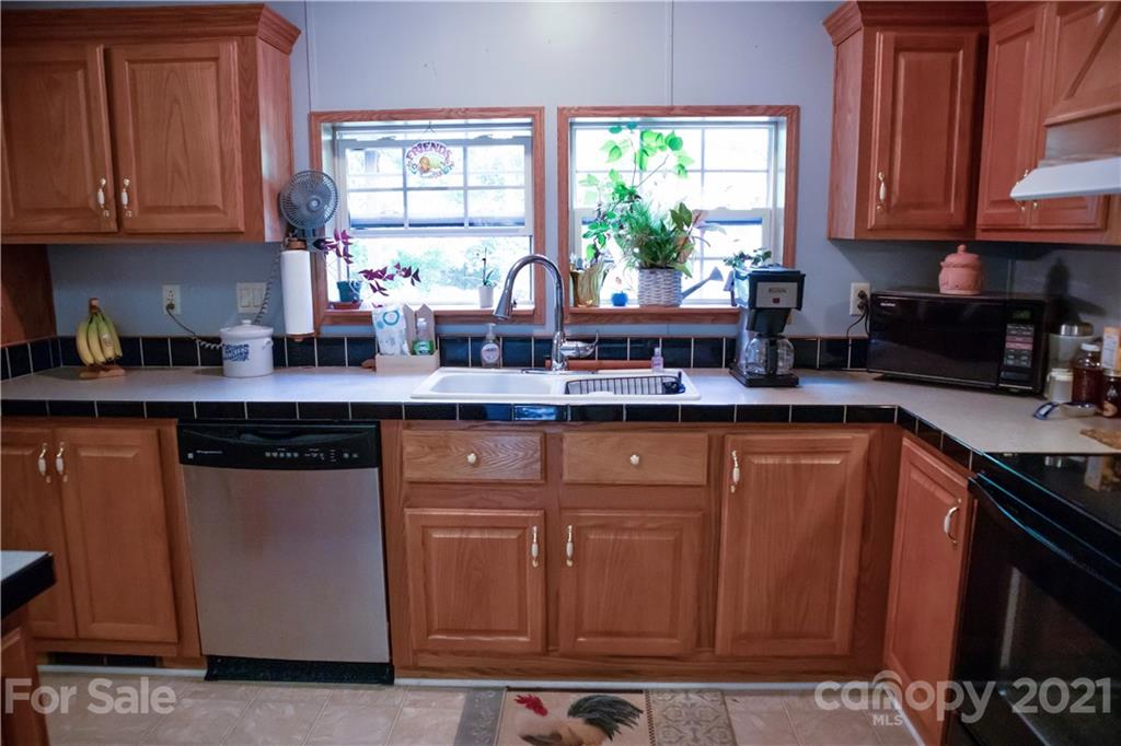 1075 Sharon Ridge Road Fairview, NC 28730 - Photo 10 of 21 Gallery Image 10
