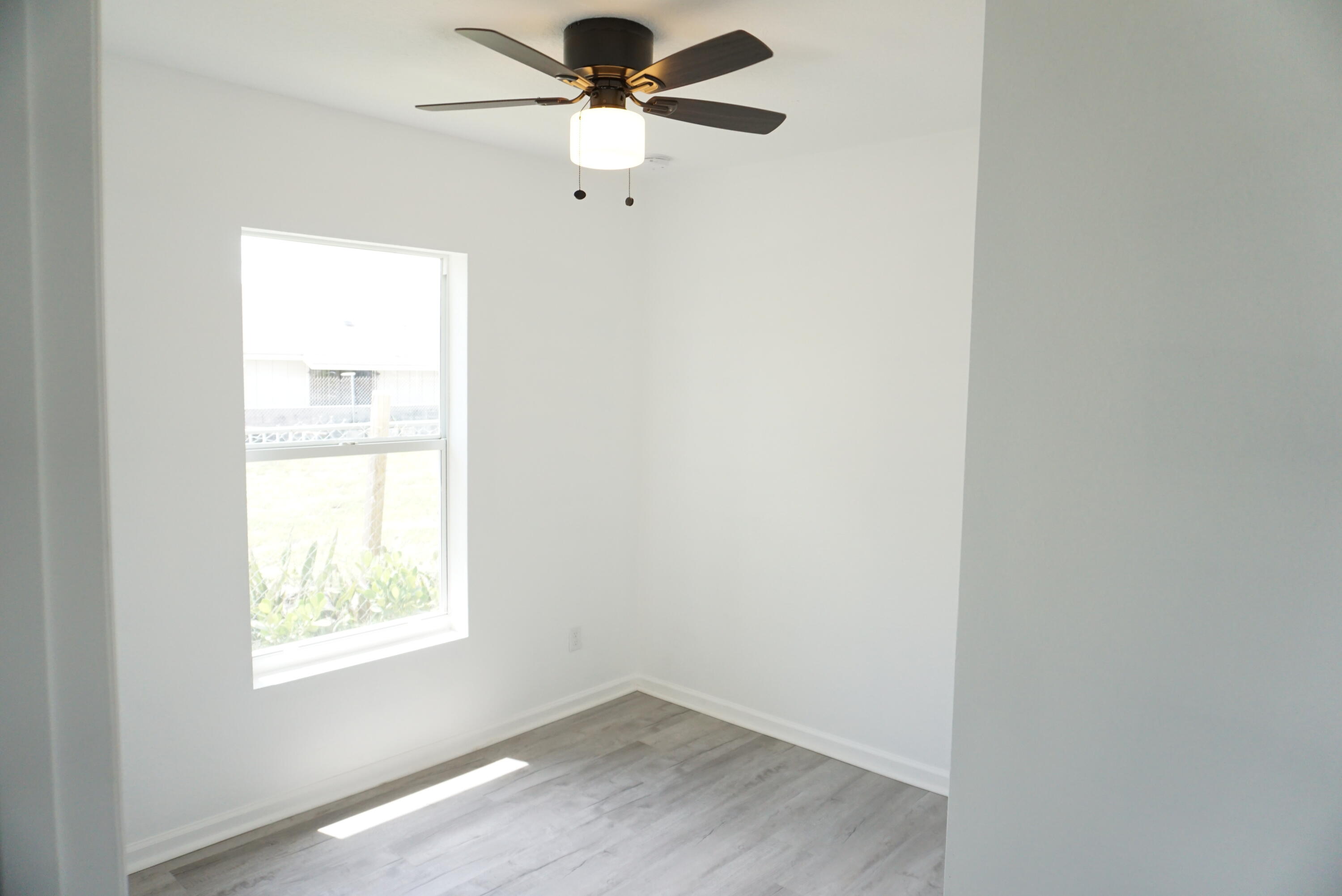 1173 West 28th Street, Unit 3 Riviera Beach, FL 33404 - Photo 9 of 17 DSC08267