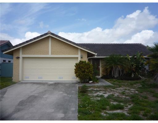 6522 Woodbury Road Boca Raton, FL 33433 - Photo 1 of 16 Primary Photo
