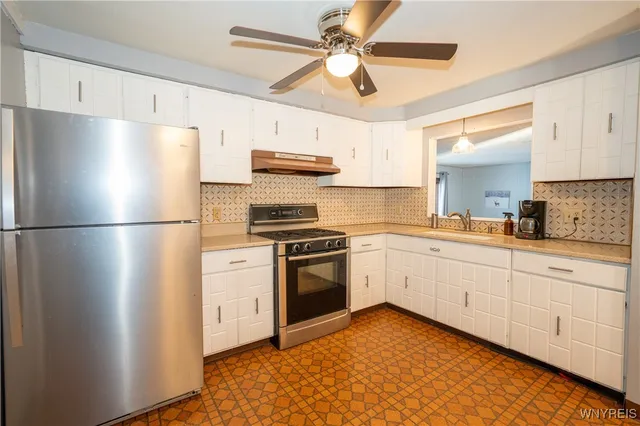 $285,000 | 16 Oakwood Drive, Cheektowaga, NY 14227